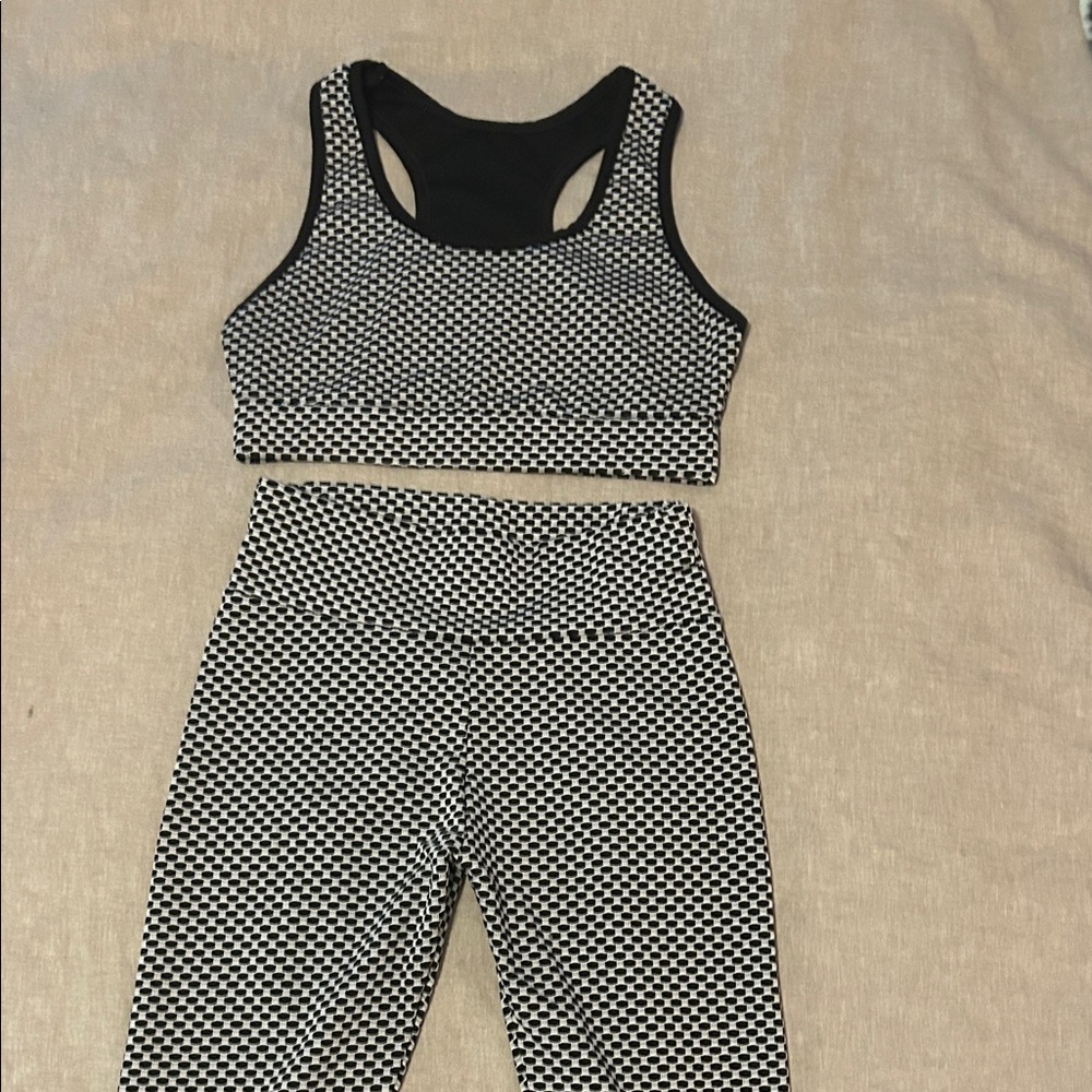 Stylish Black and White Patterned Leggings Set